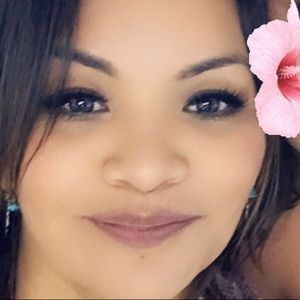 Meet your Posher, Lorena